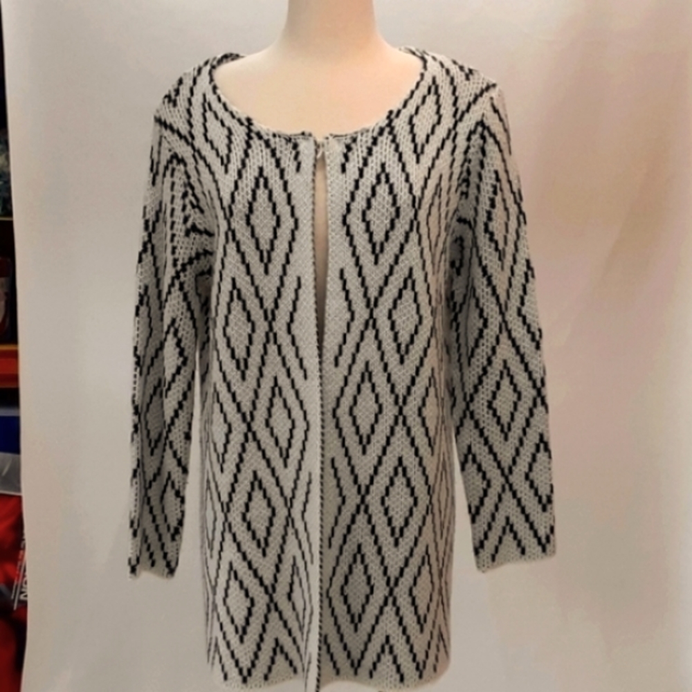 Divine Heart knit tunic open cardigan women's size L like new white & black